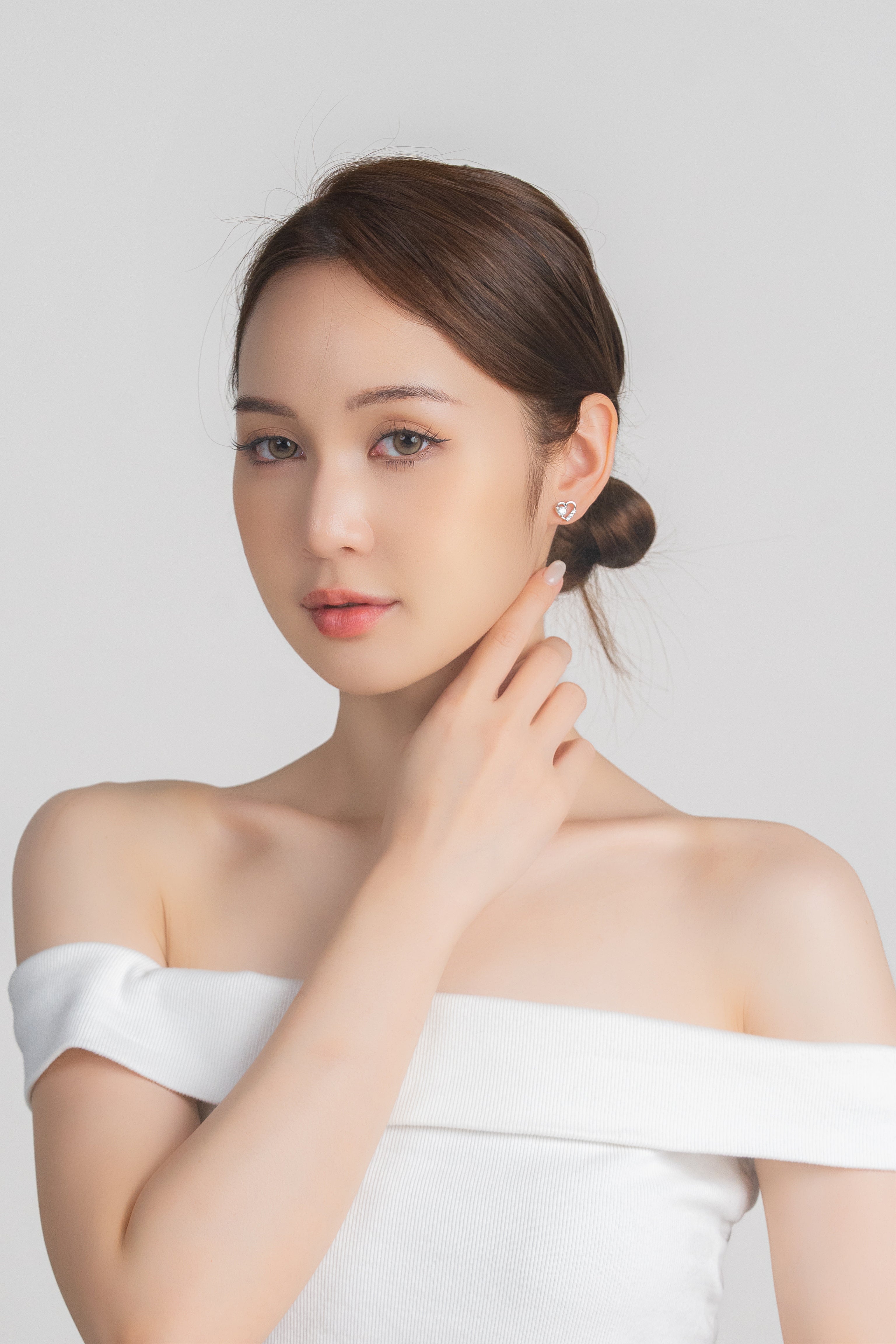 ETERNAL HEART STUD EARRINGS