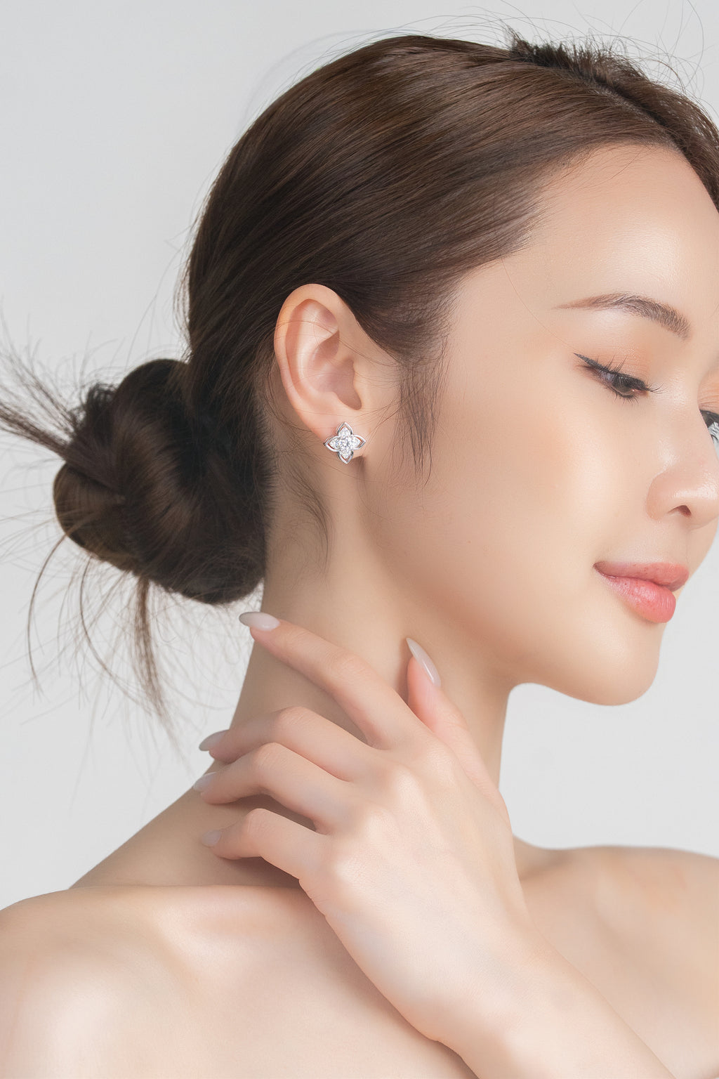 FLEUR LUMIERE STUD EARRINGS