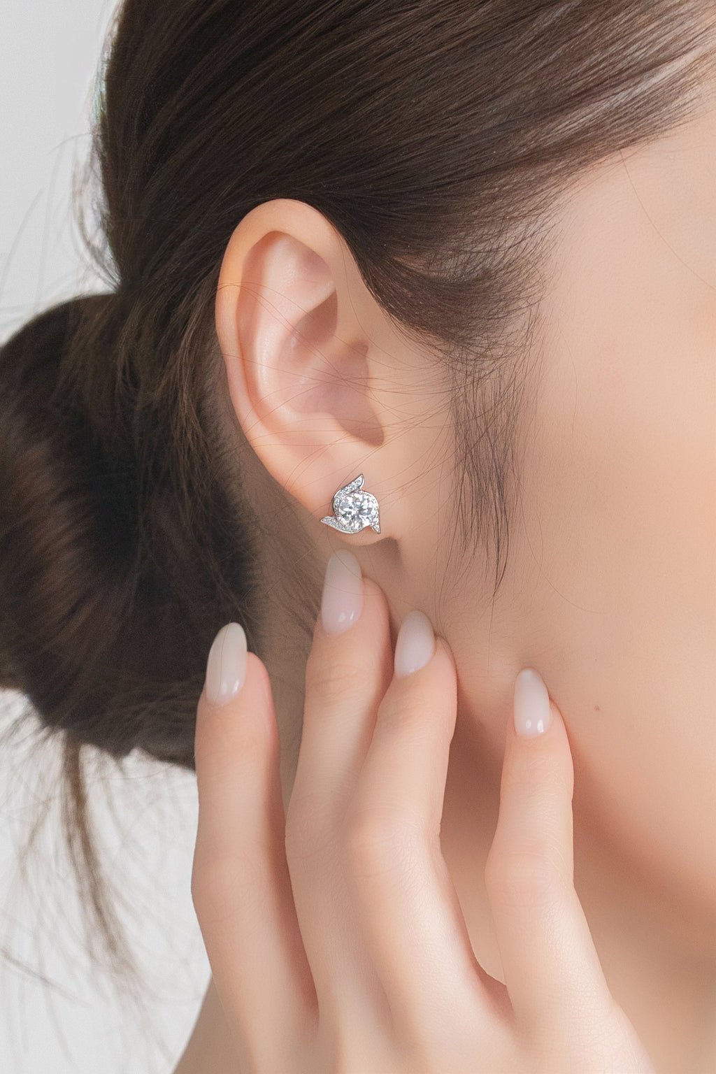 RADIANT BLOOM STUD EARRINGS