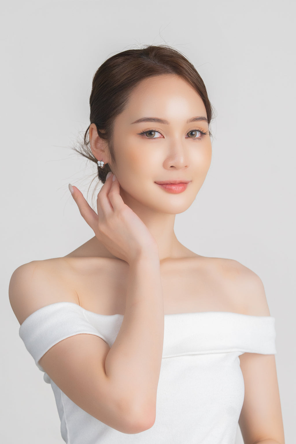 FLUTTER BRILLIANCE HOOP EARRINGS