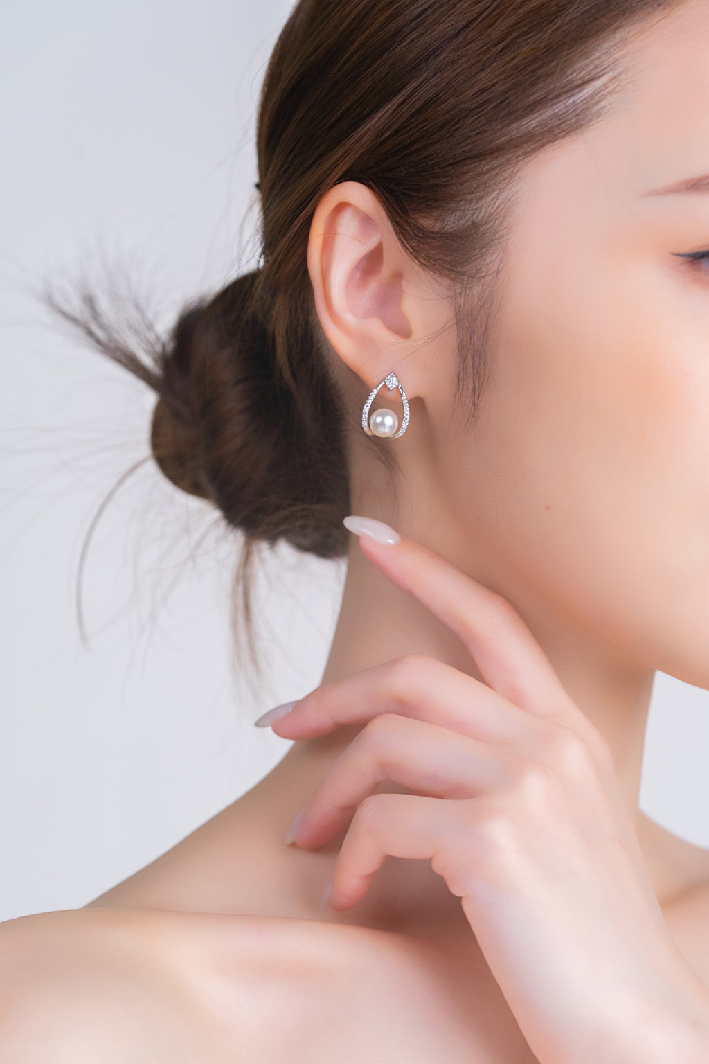 TEARDROP ELEGANCE PEARL EARRINGS