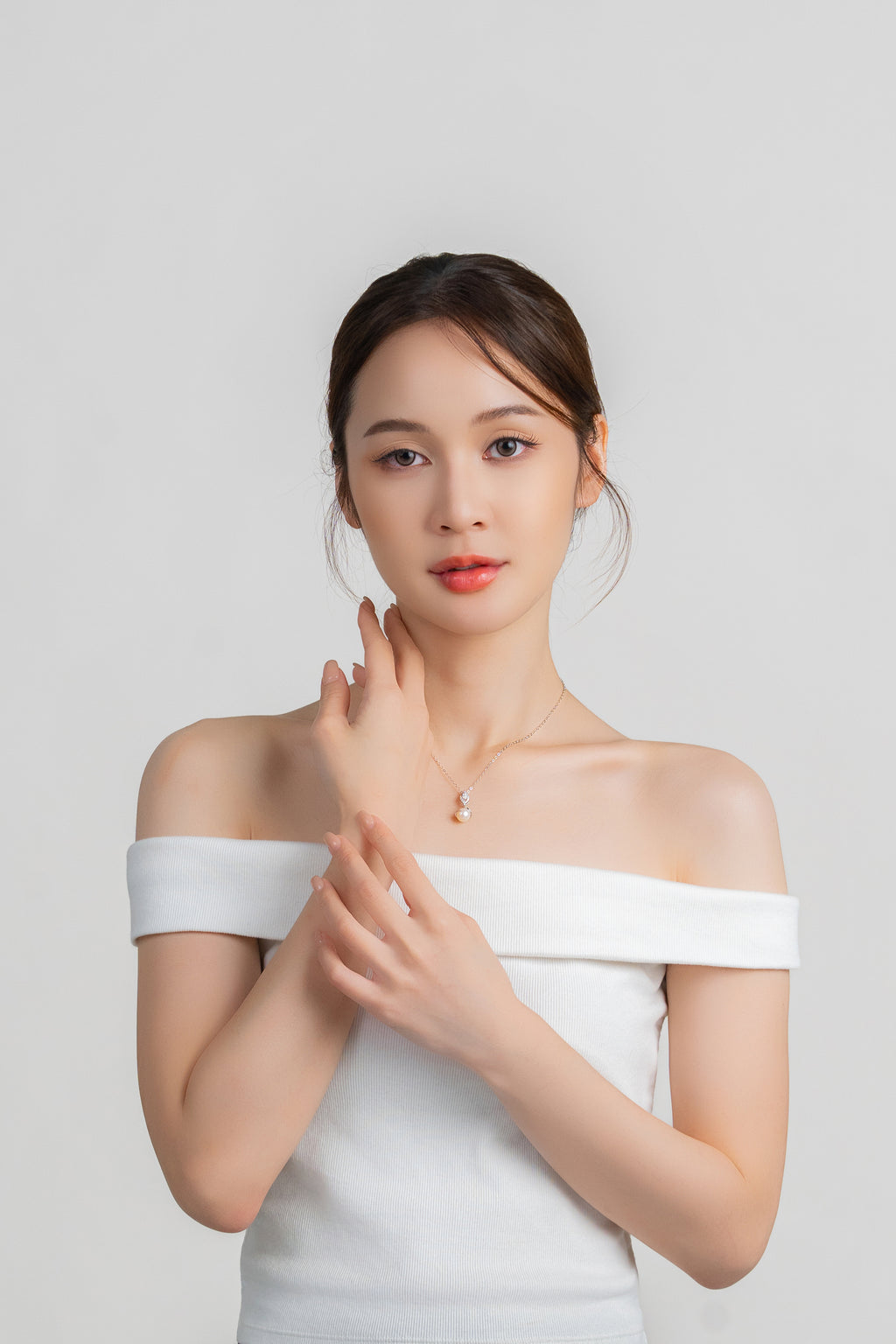 CELESTE EMBRACE NECKLACE