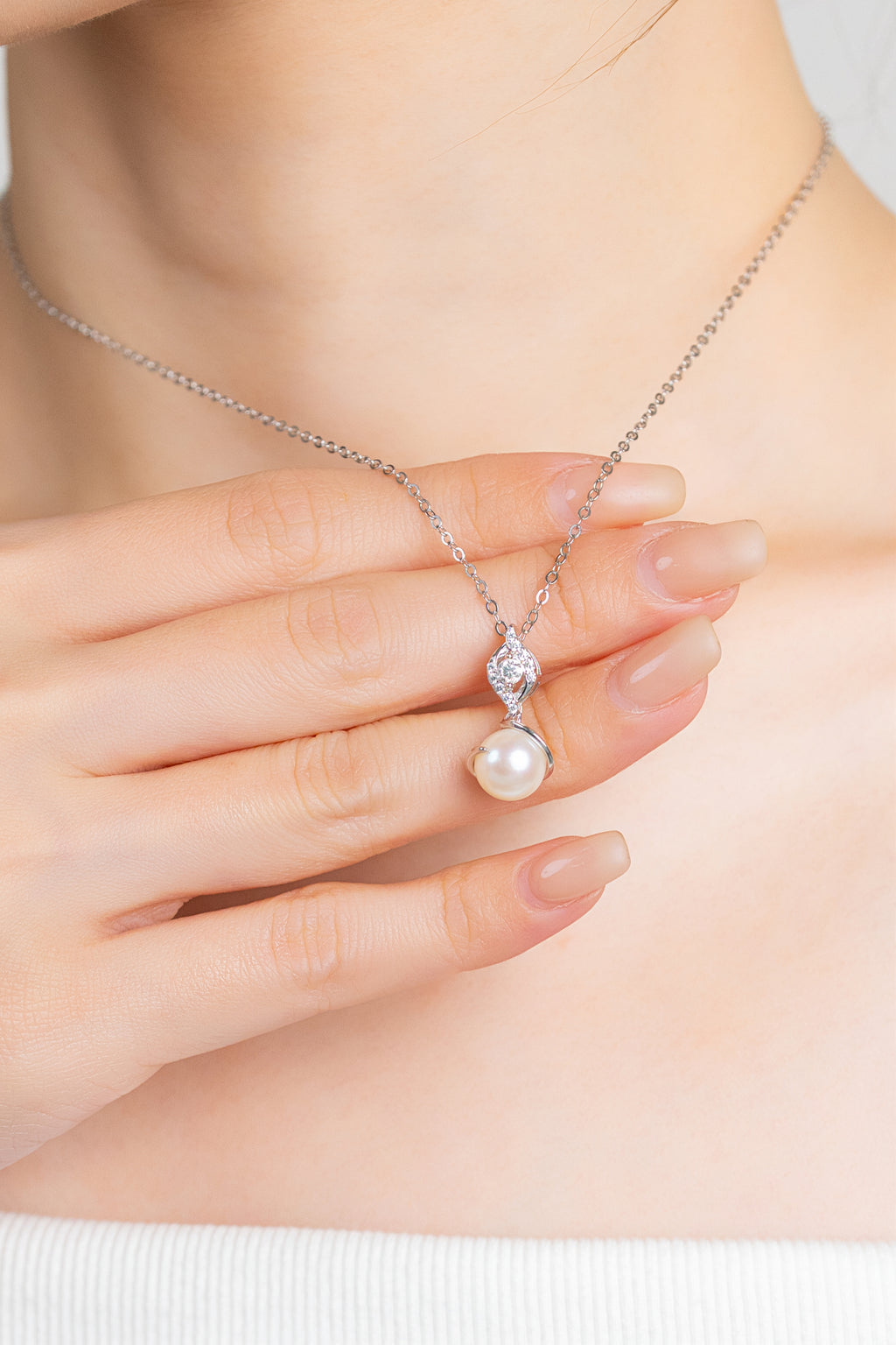 CELESTE EMBRACE NECKLACE