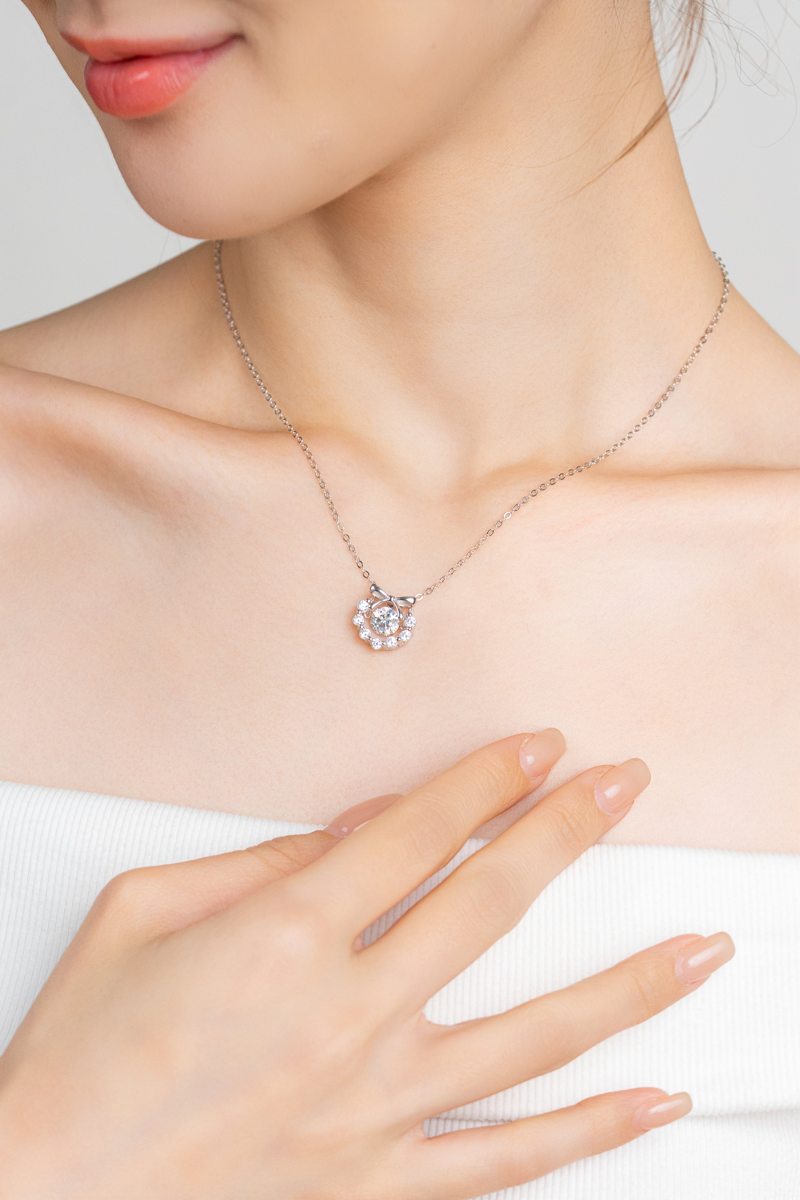 LUMINOUS GRACE NECKLACE