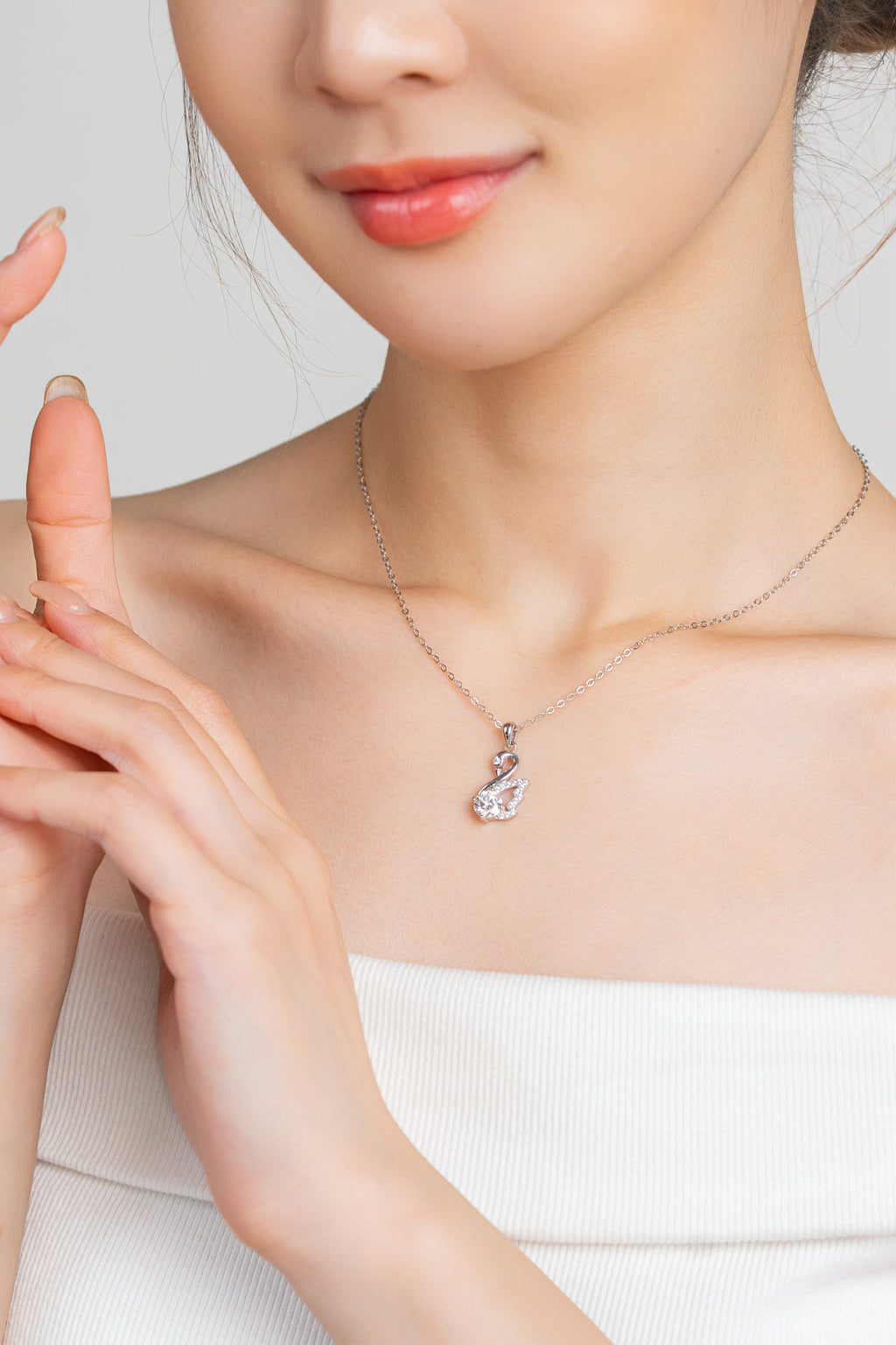 SWAN SERENADE NECKLACE