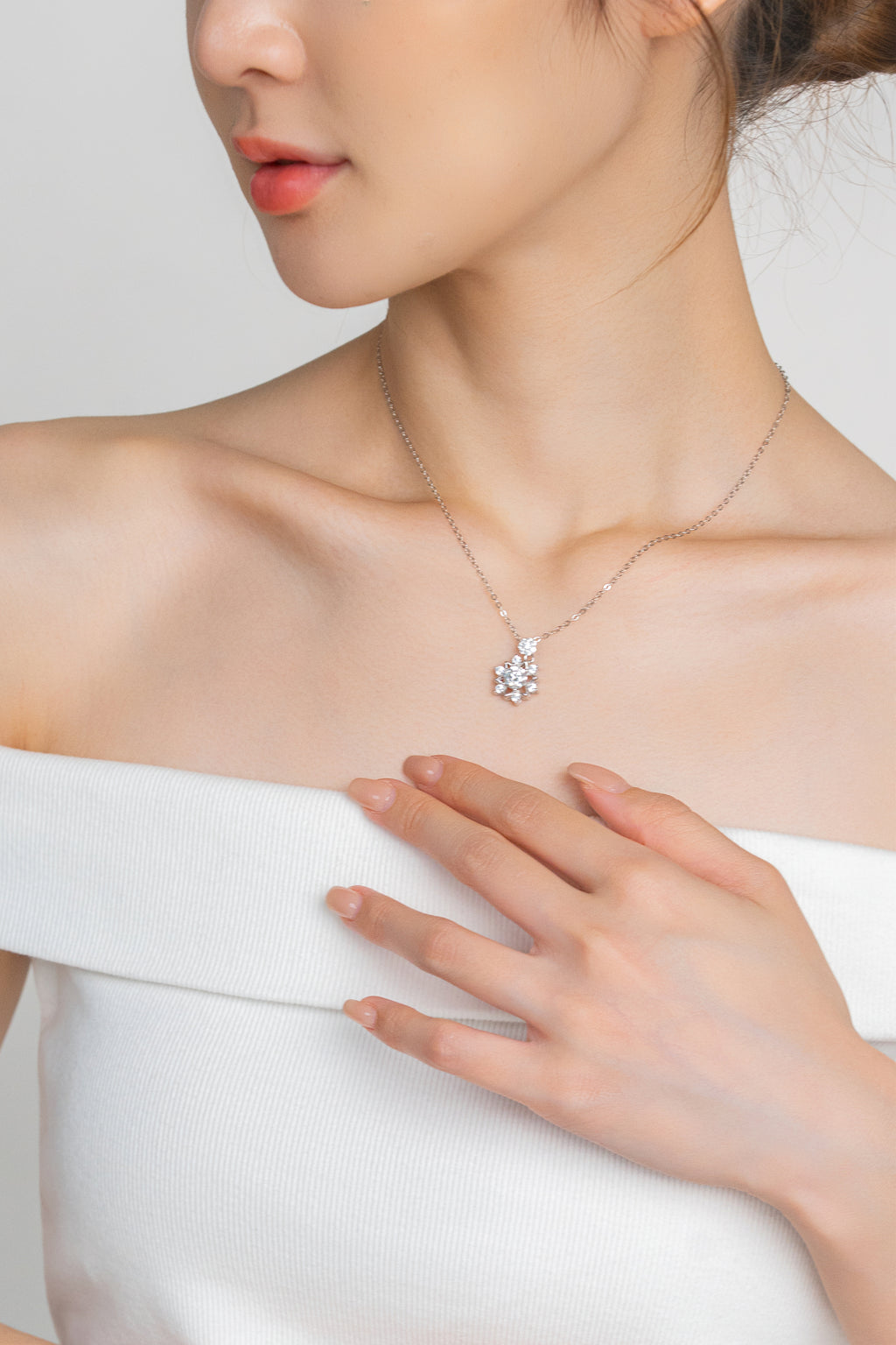 ETOILE FLEUR NECKLACE