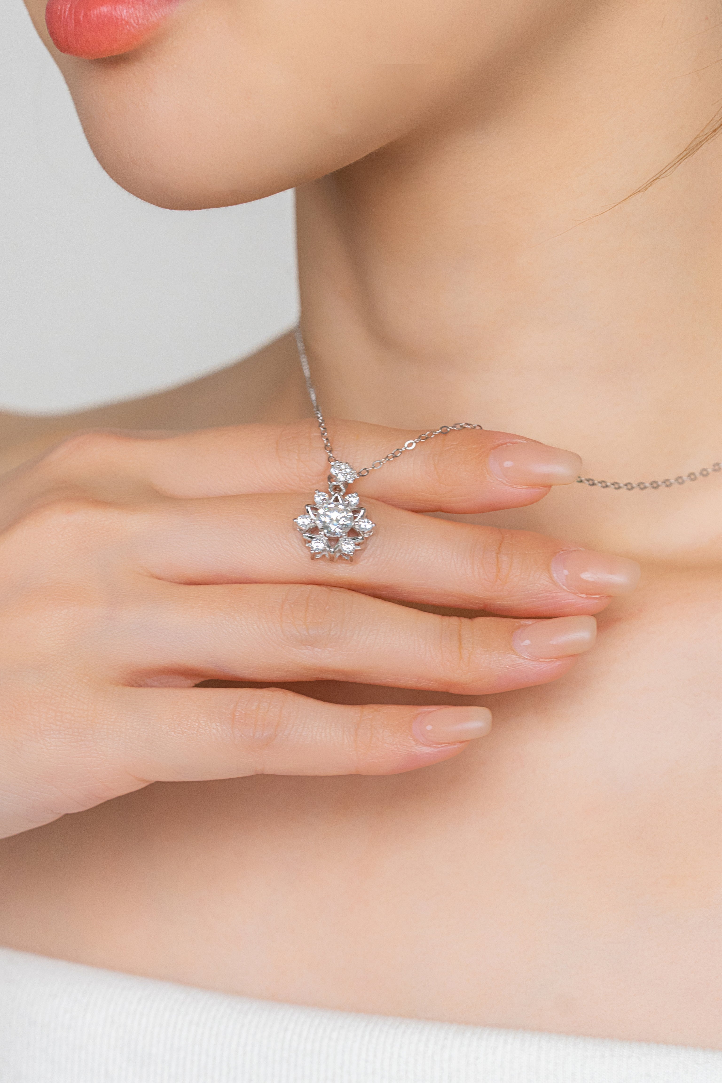 ETOILE FLEUR NECKLACE