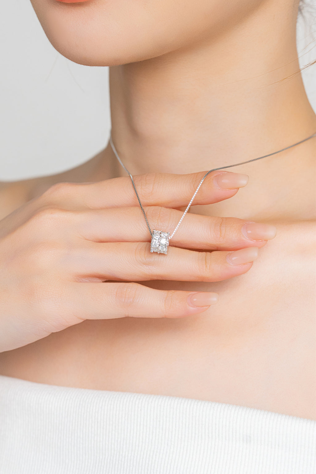 AMOURA AXIS NECKLACE