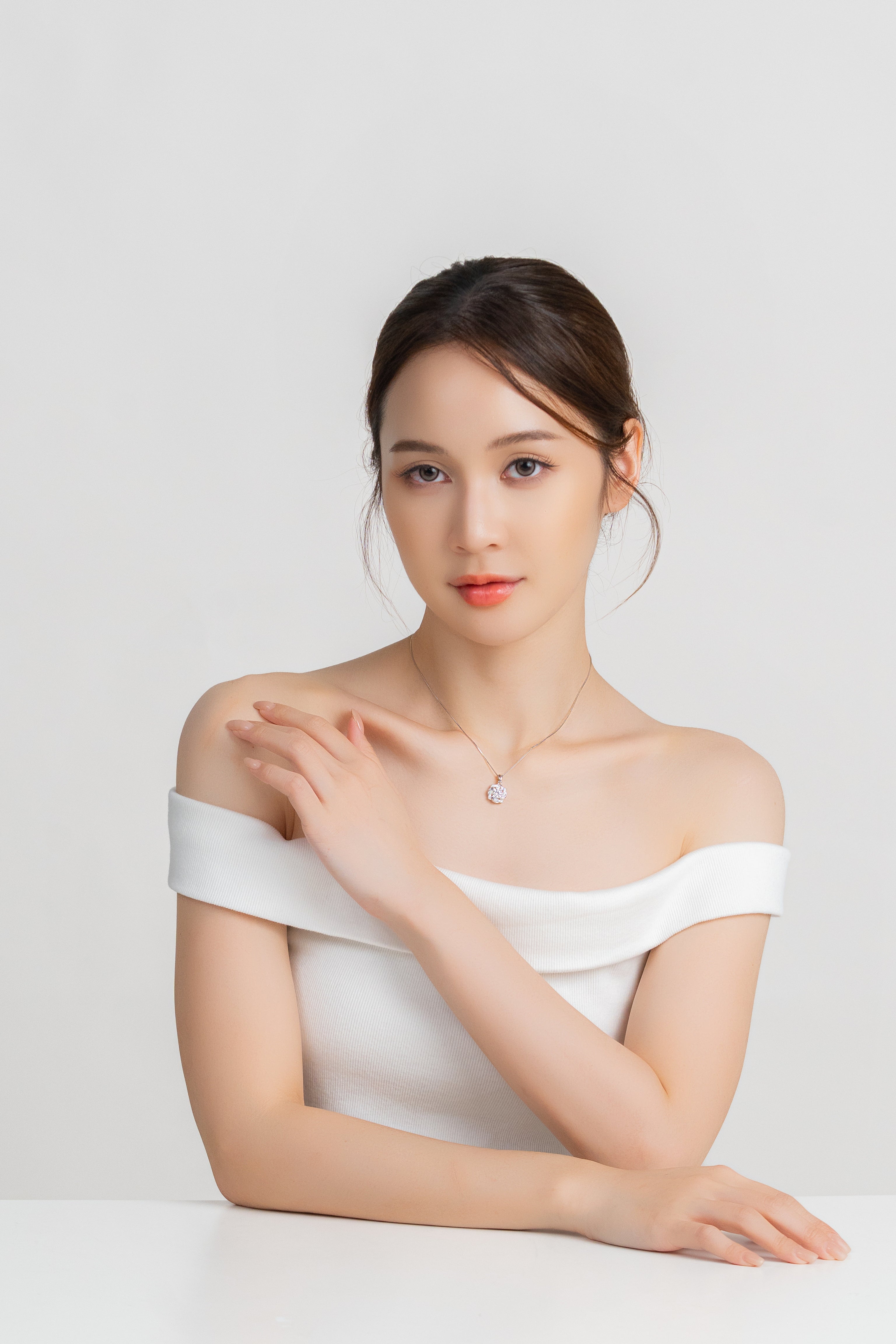INTERLOCK ROYALE NECKLACE
