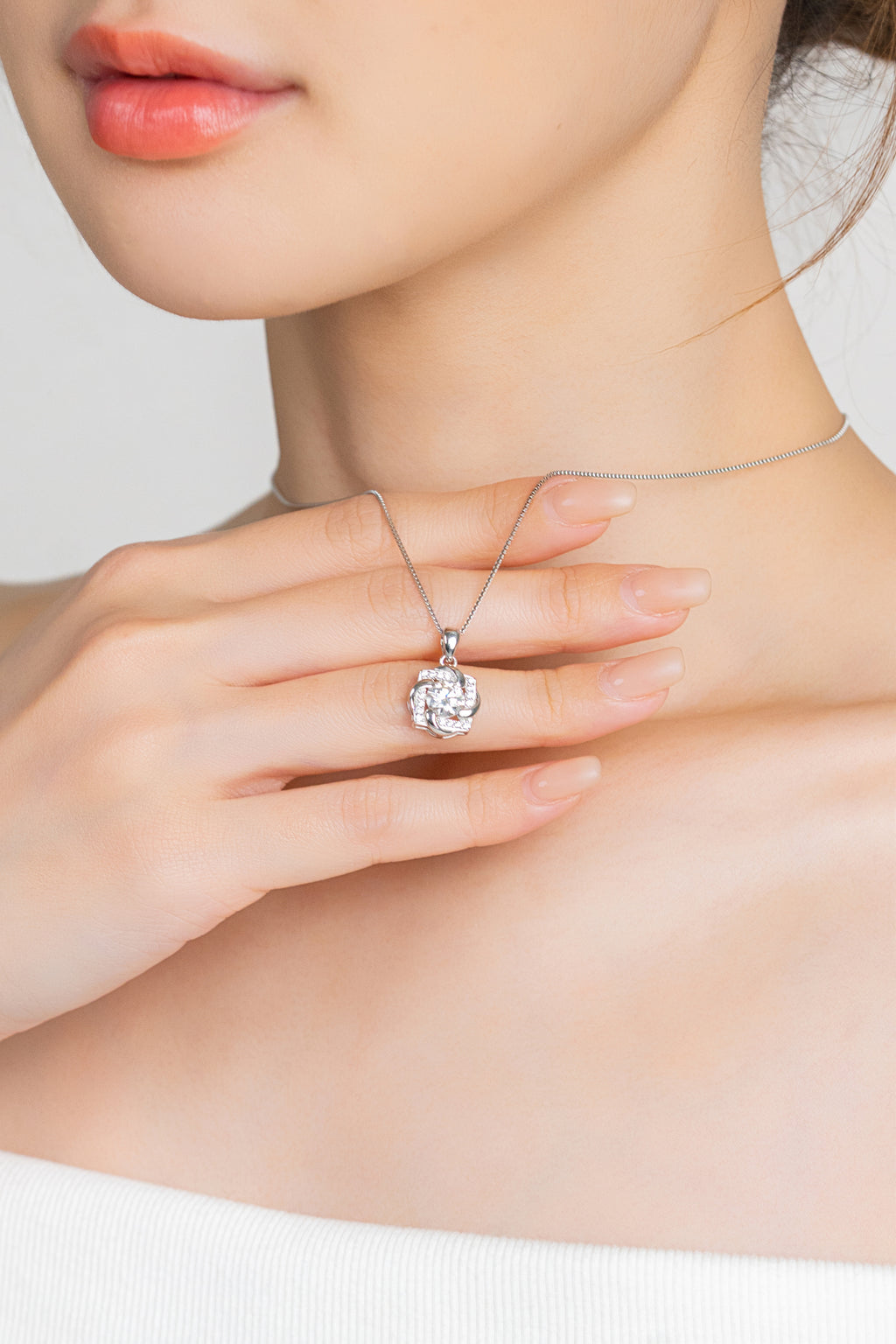 INTERLOCK ROYALE NECKLACE