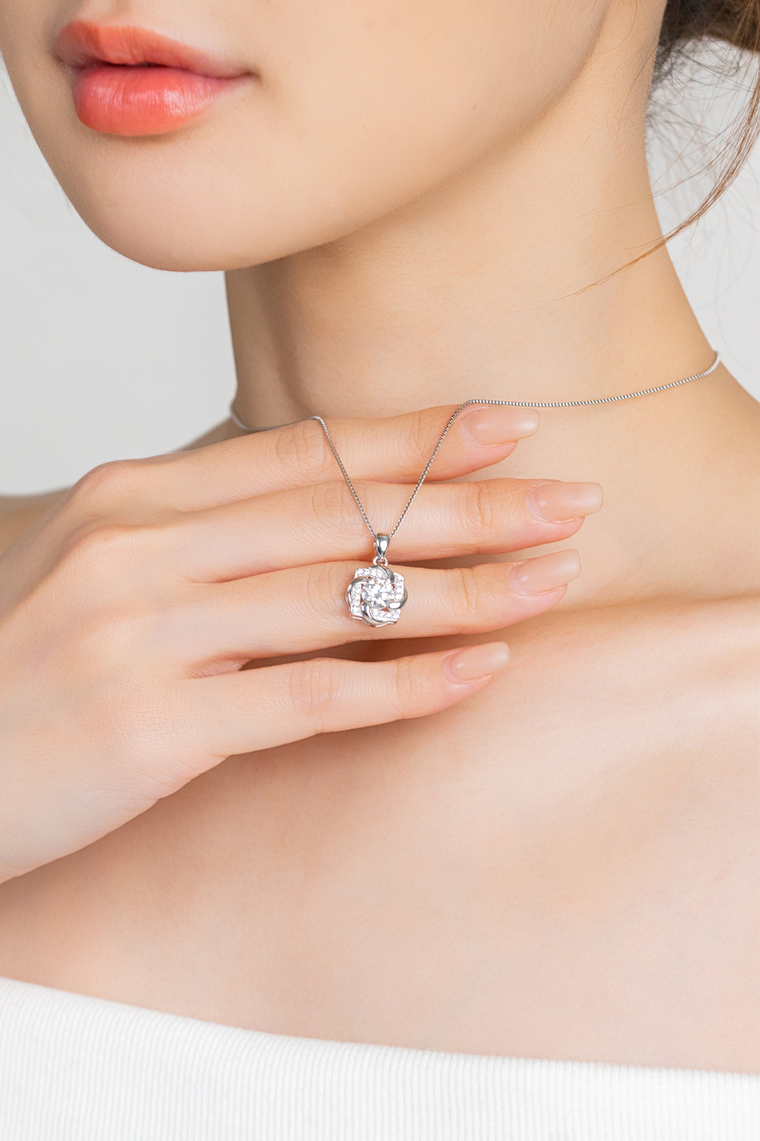 INTERLOCK ROYALE NECKLACE