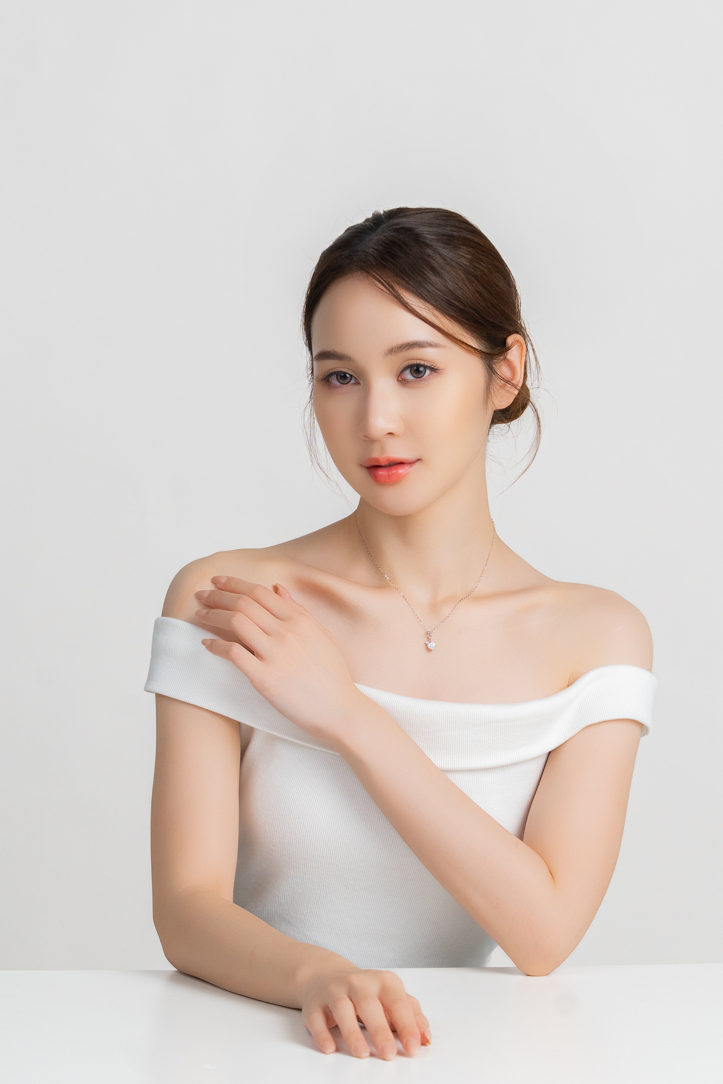 ETERNELLE HEART NECKLACE