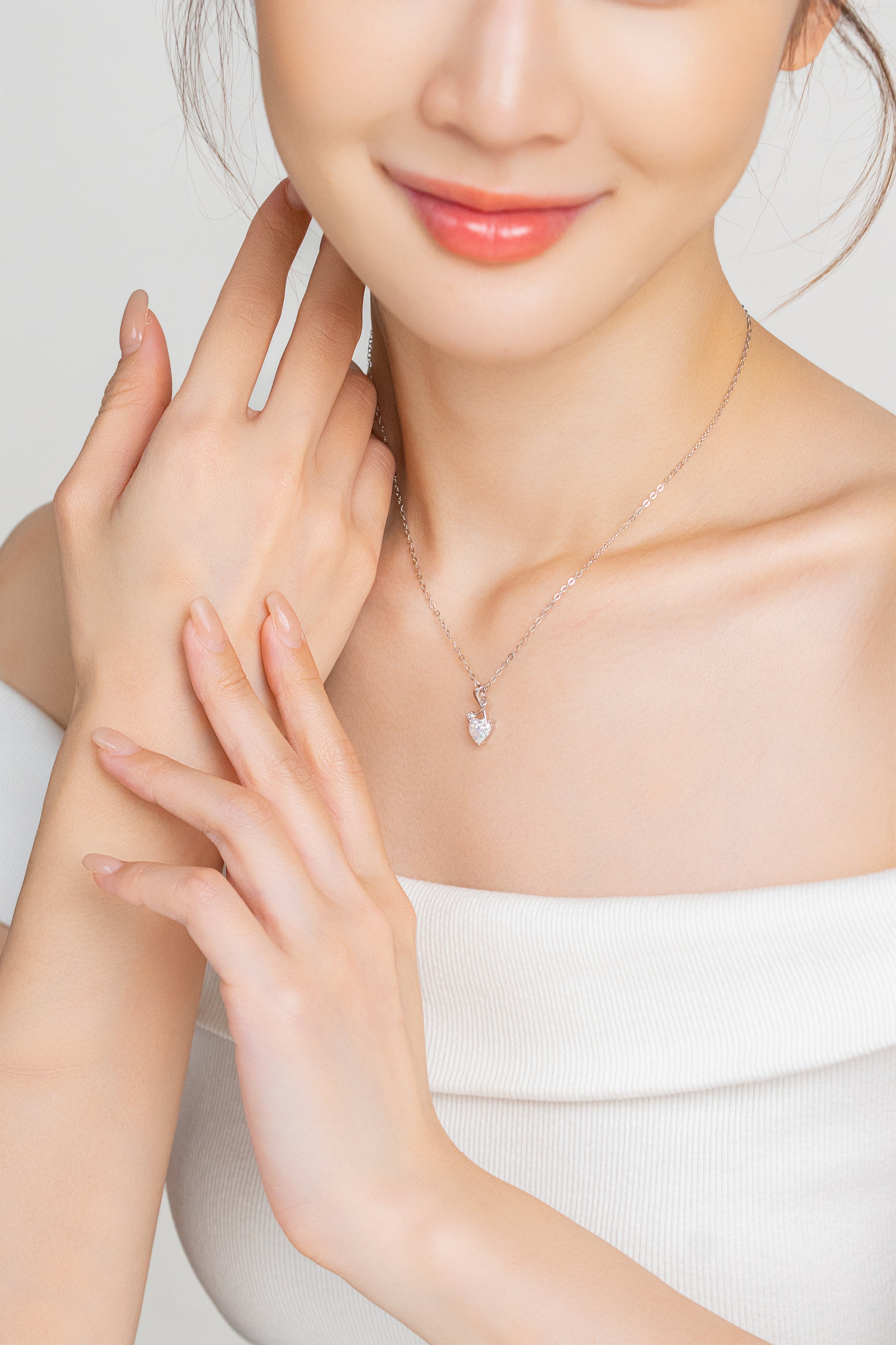 ETERNELLE HEART NECKLACE