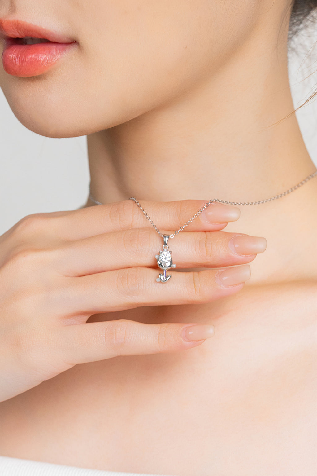 FLEUR ECLAT NECKLACE