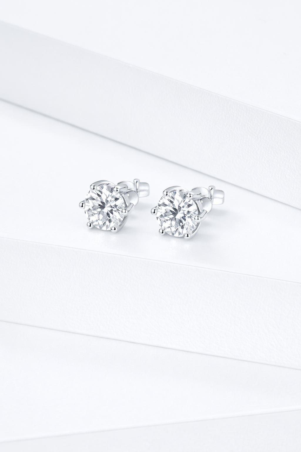TIMELESS RADIANCE STUD EARRINGS