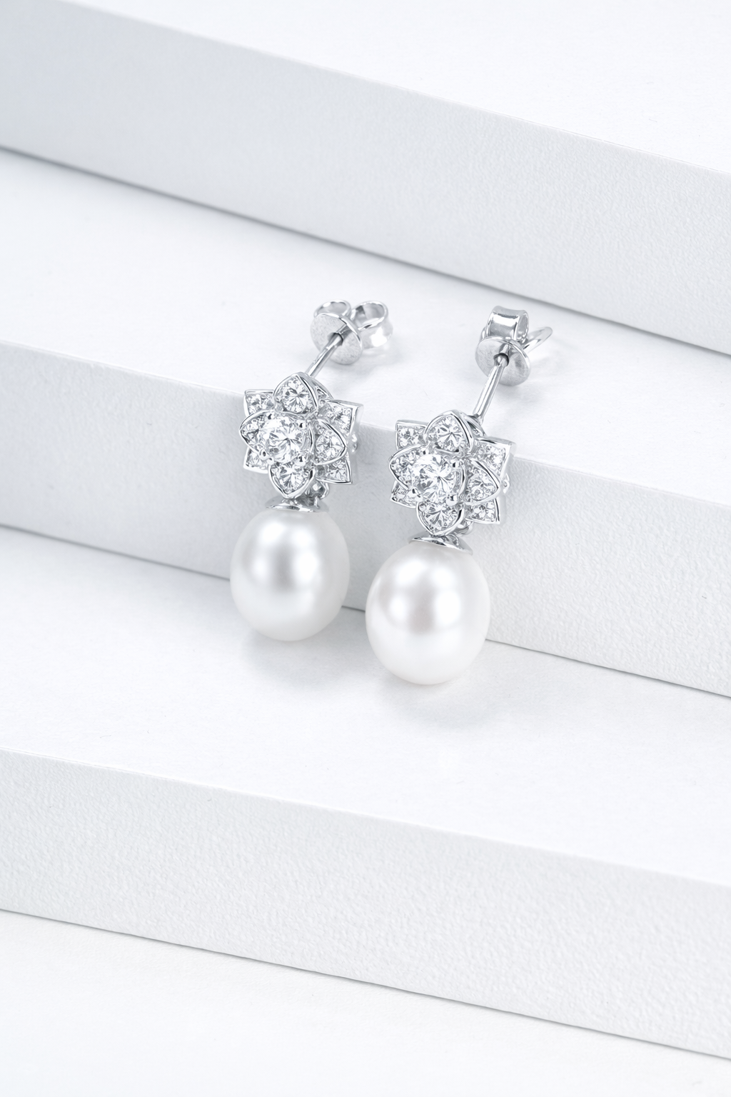 LUMIERE BLOOM EARRINGS