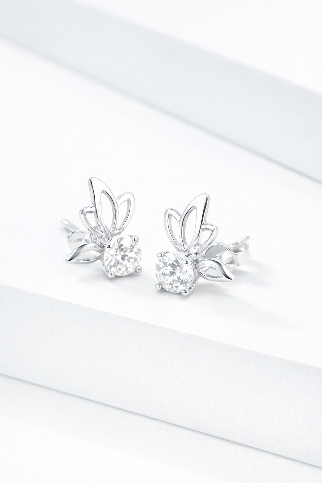 FLUTTERING GRACE STUD EARRINGS