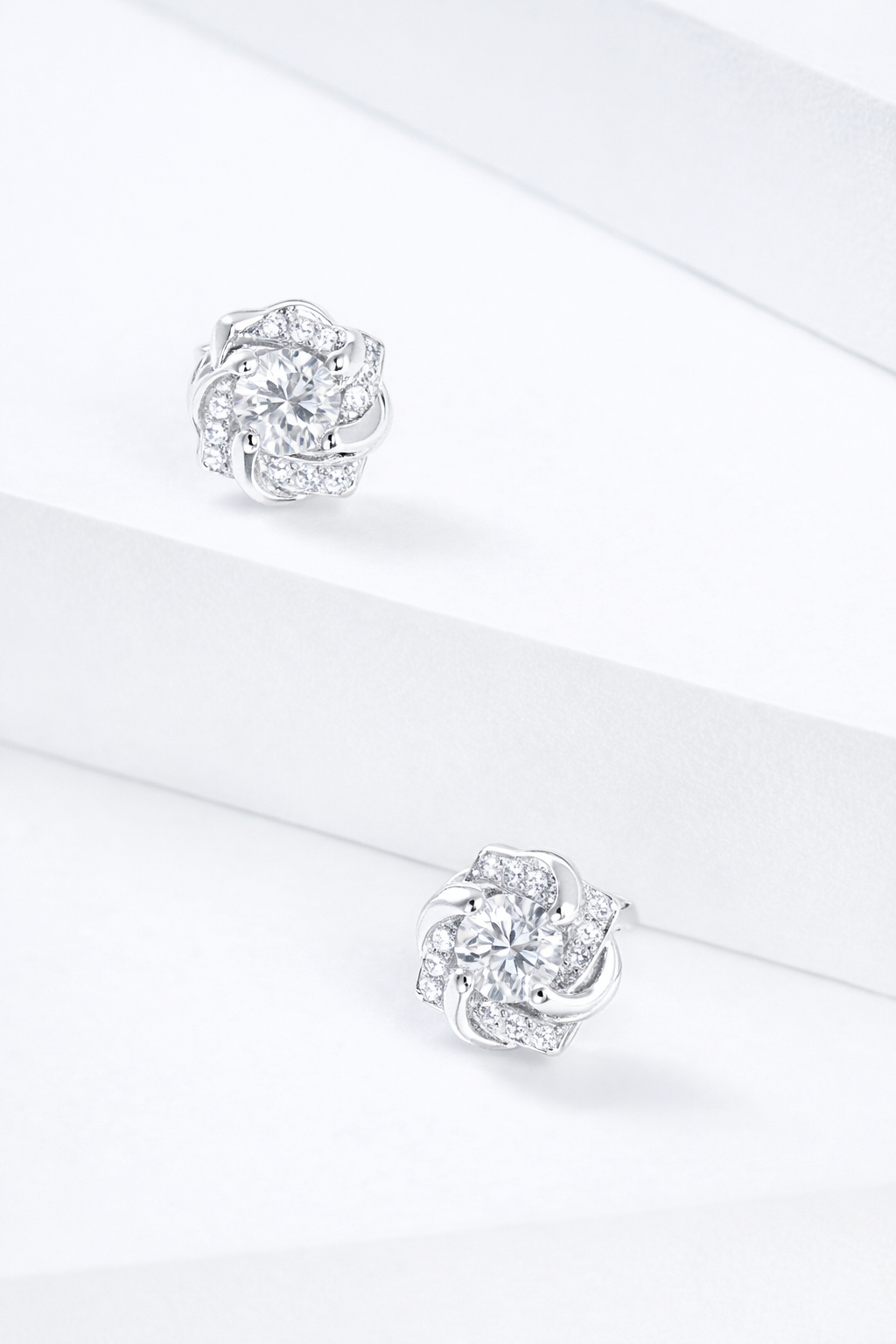 INTERLOCK ROYALE STUD EARRINGS