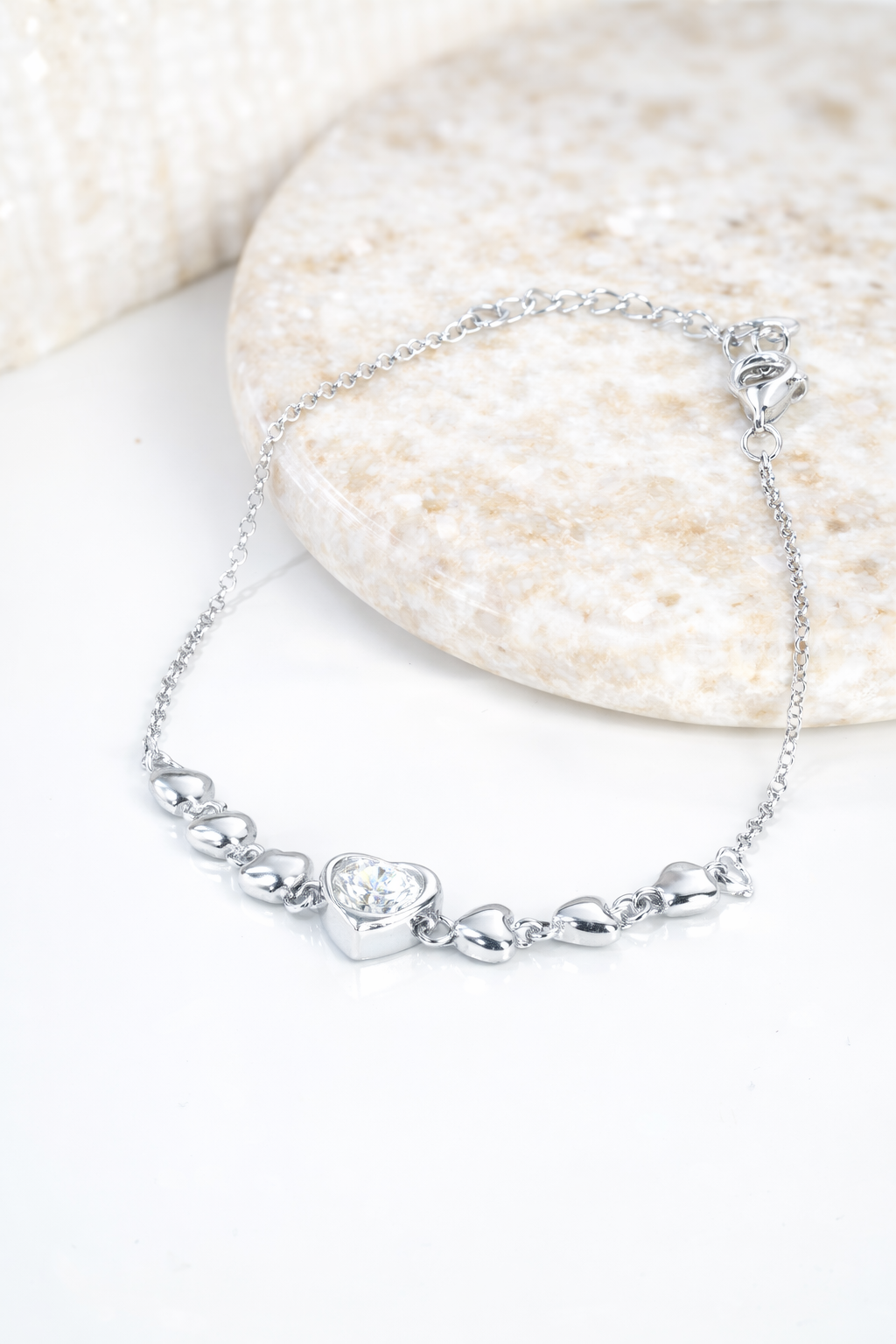 AMOURA HEART BRACELET