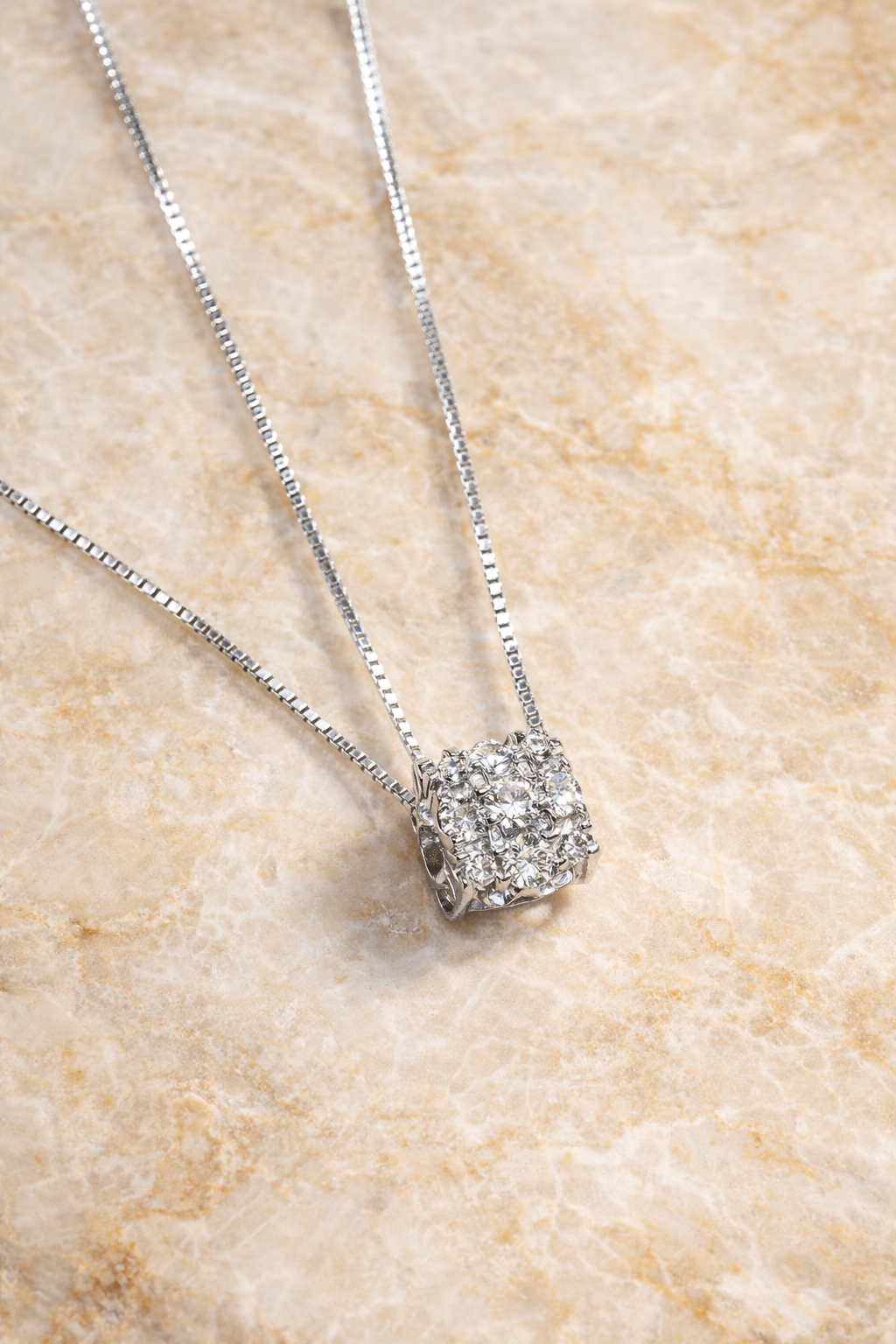AMOURA AXIS NECKLACE