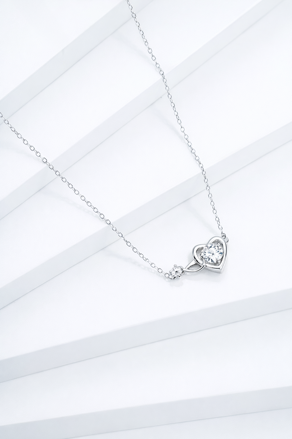 ETERNAL HEARTLINE NECKLACE