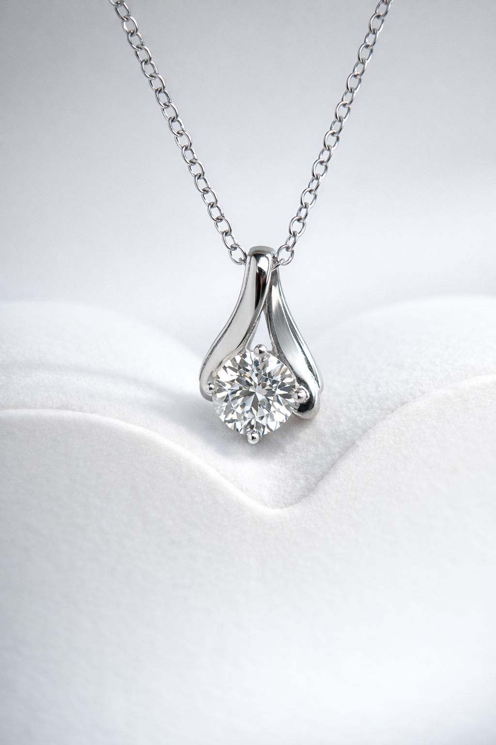 CELESTE GRACE NECKLACE