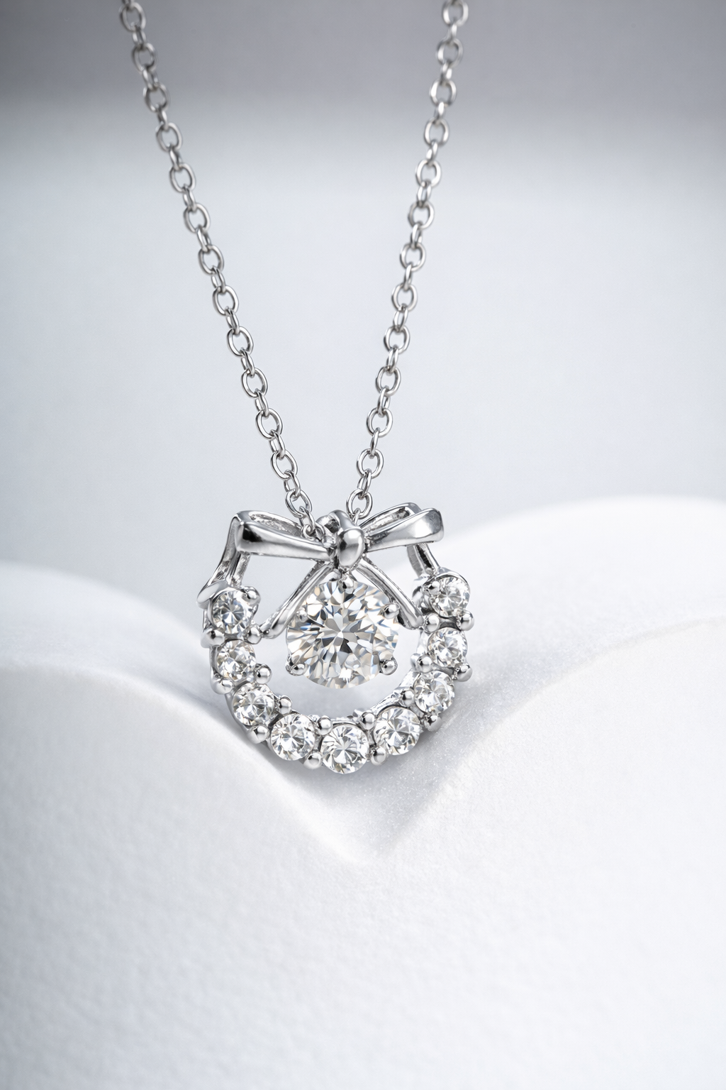 LUMINOUS GRACE NECKLACE