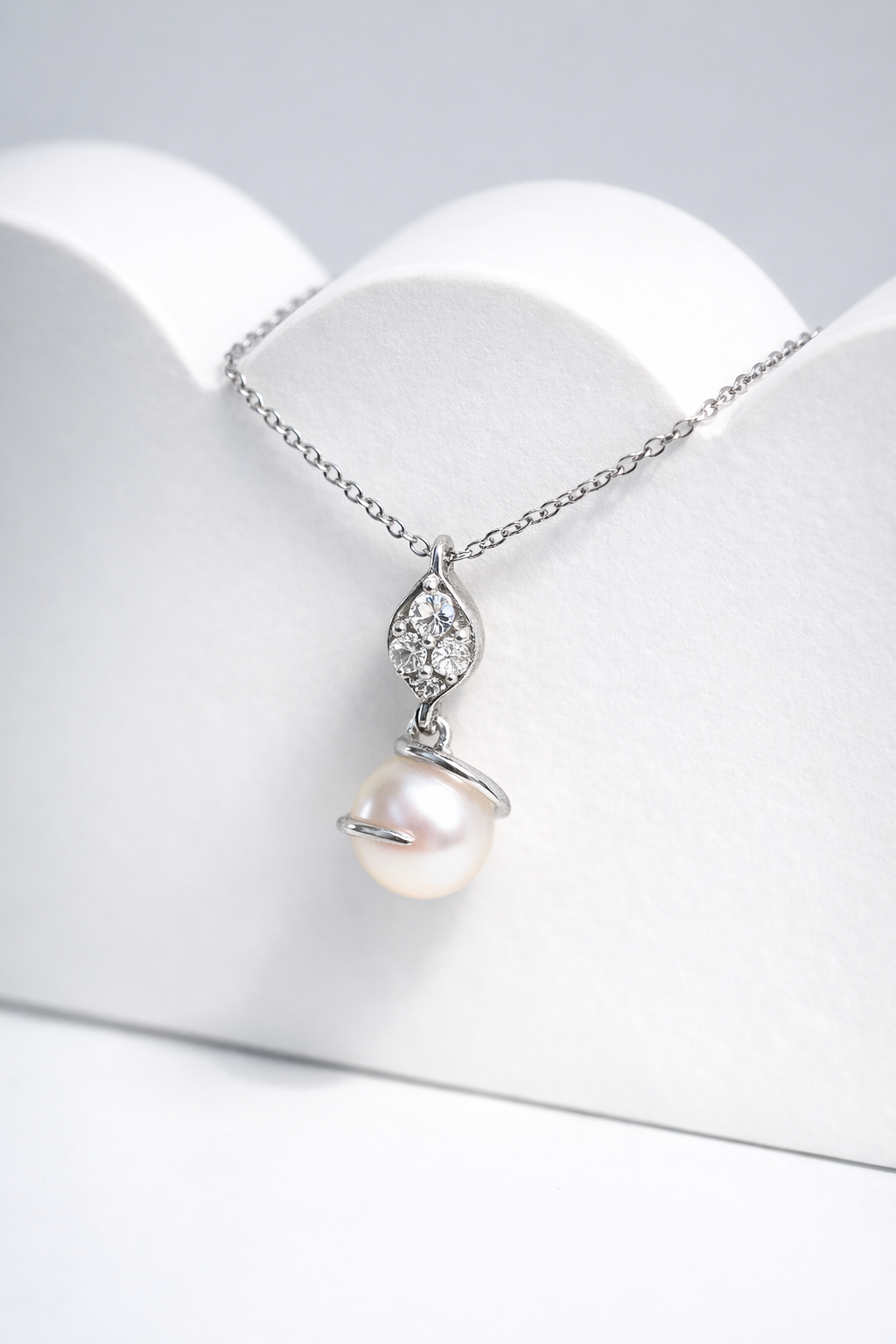 CELESTE EMBRACE NECKLACE