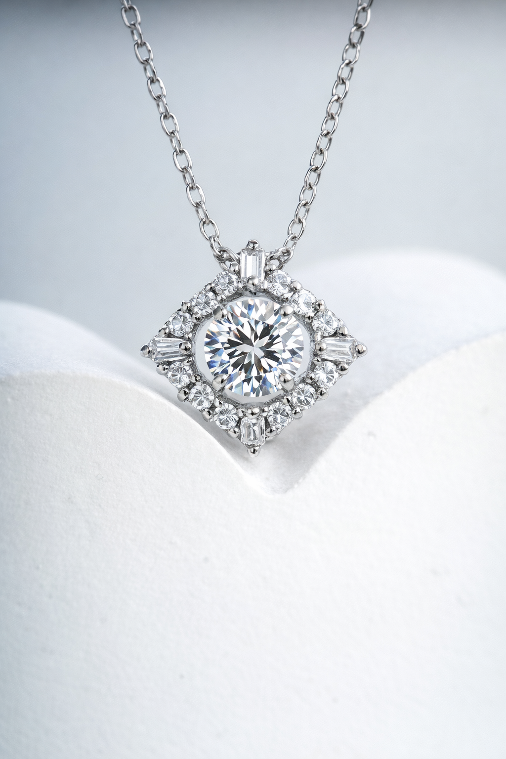 AURORA HALO NECKLACE